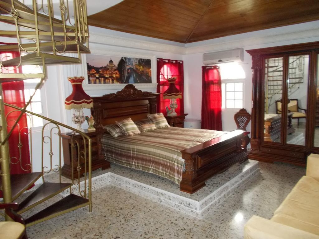 King Suite Penthouse with Ocean View